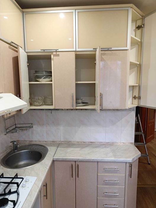 Кутова кухня в гарному стані