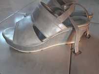 Buty damskie na koturnie
