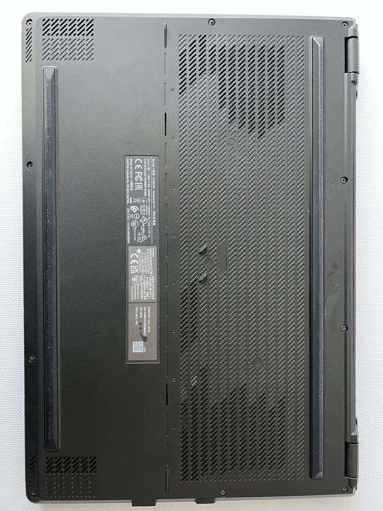 Asus rog zephyrus M16 144Hz i7-11800H/ram16/ssd512 RTX3050Ti