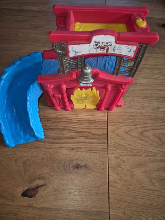 Zjeżdżalnia dla aut