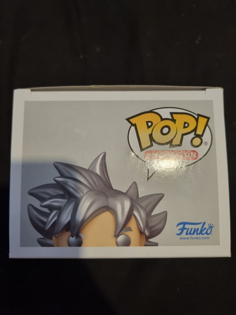 Goku Ultra instinct Funko pop GITD