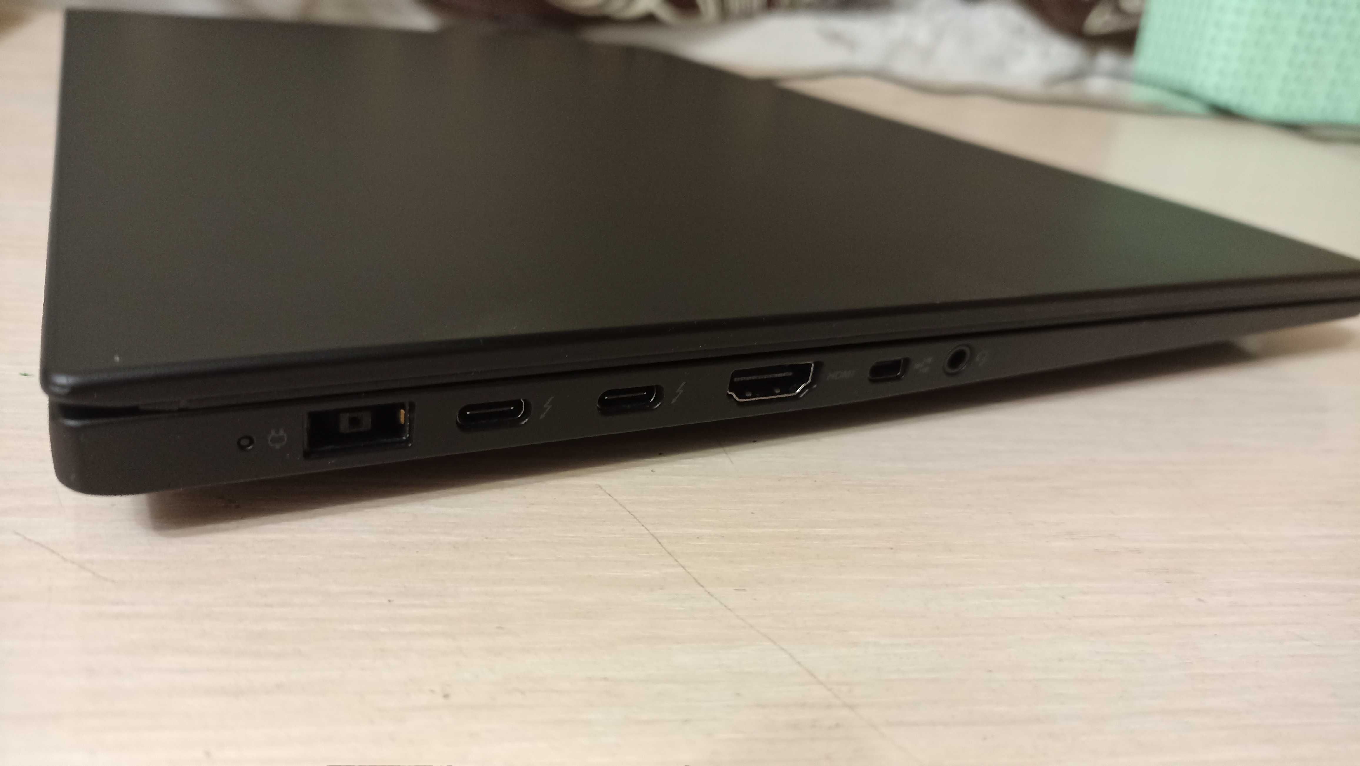 Ноутбук Lenovo ThinkPad P1 OLED 4K сенсорний / Xeon  32GB  1TB Nvidia