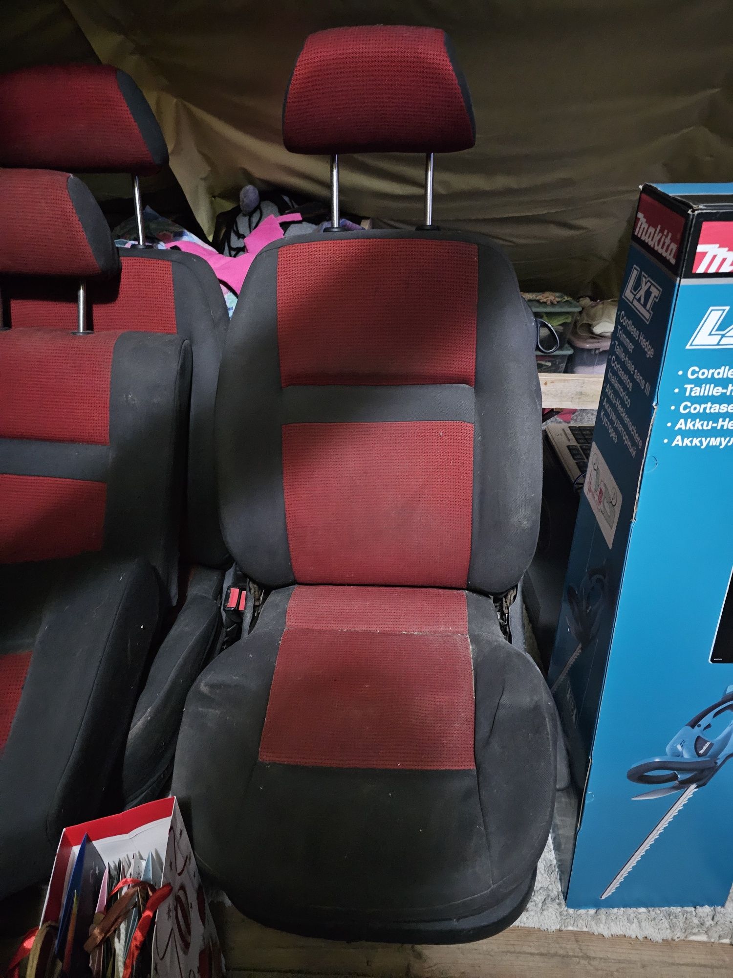 Fotele kanapa zderzak części VW Lupo czerwone
