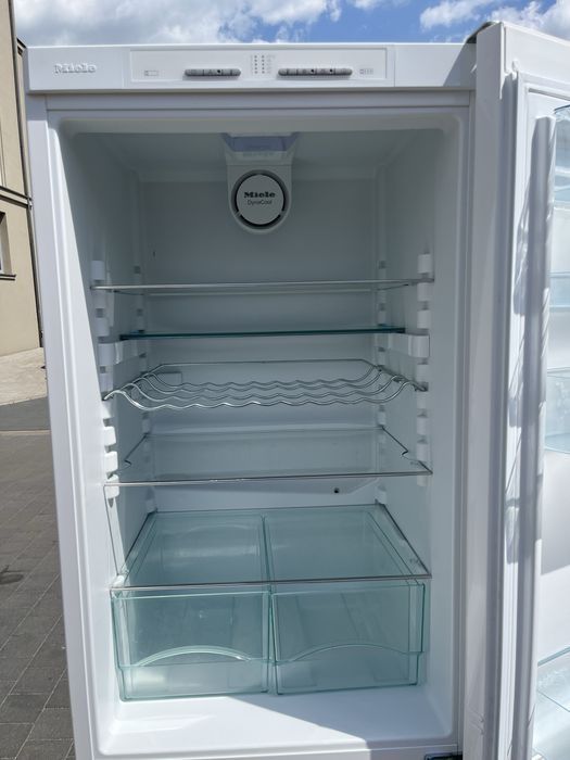 Холодильник не дорого Miele Q2336DGY .Привезу