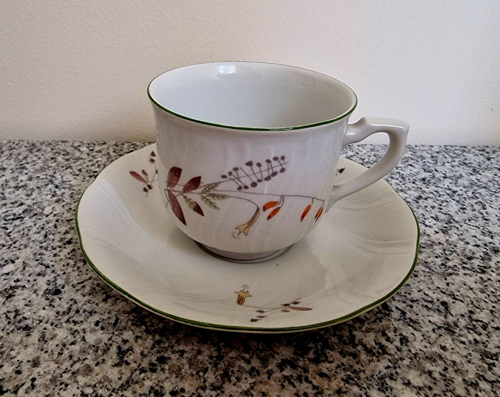 Piękny nowy zestaw kawowy serwis Karolina wzór łąka kwiaty 6-os 15-el
