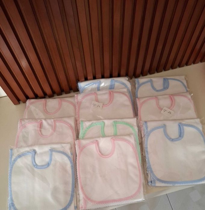 Vários artigos bebé para pintar