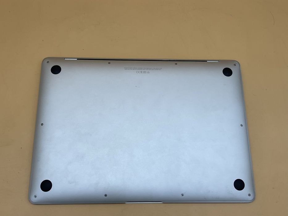 Macbook air 2020 m1 256gb стан ідеал! Батарея всього 35 циклів!