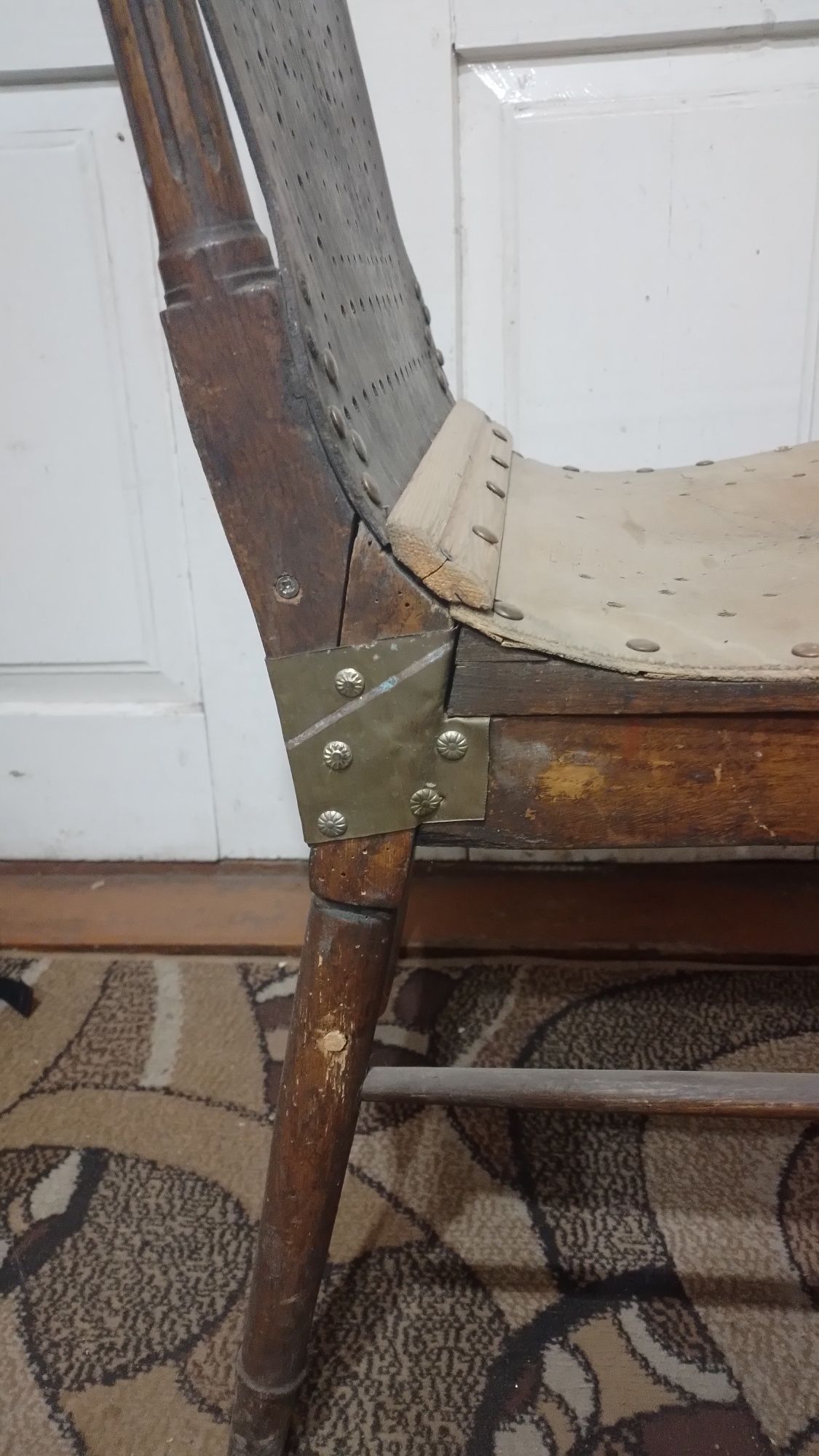 Мебель для прихожей старый дореволюционый  дубовый стул