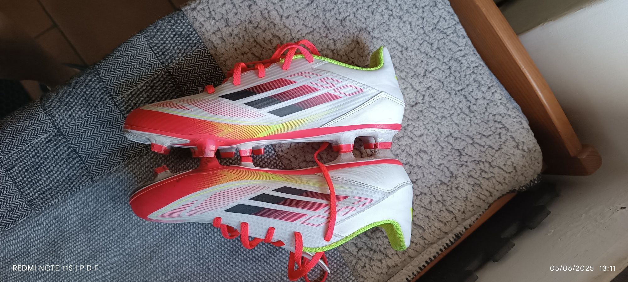 Chuteiras Adidas F50, n° 43 1/2.