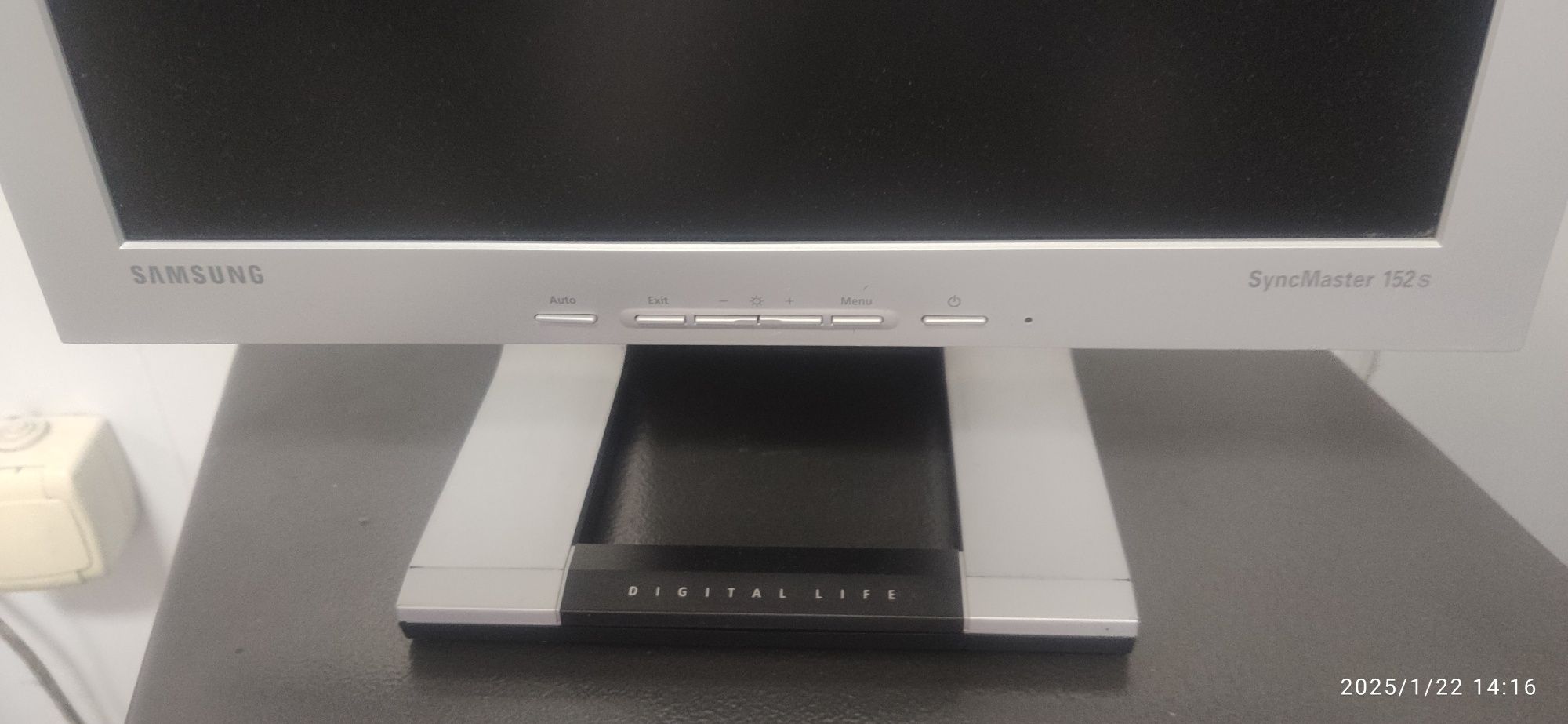Монітор Samsung GH15LS
призначена для установки на мо
