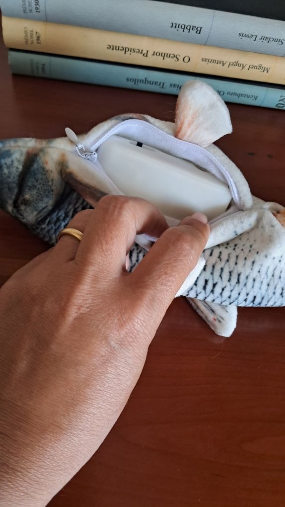 Peixe saltintante para gatos brincarem