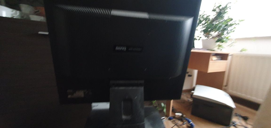 Monitor Benq na chodzie