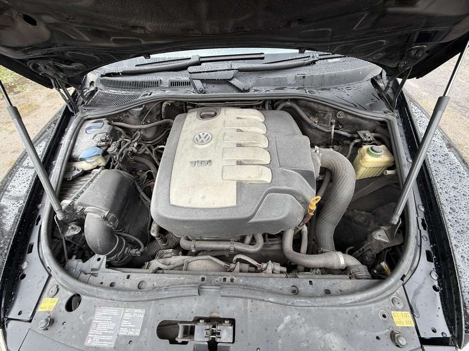 Volkswagen Touareg 2007рік 2,5дизель АКПП повний привід 4х4 гарний