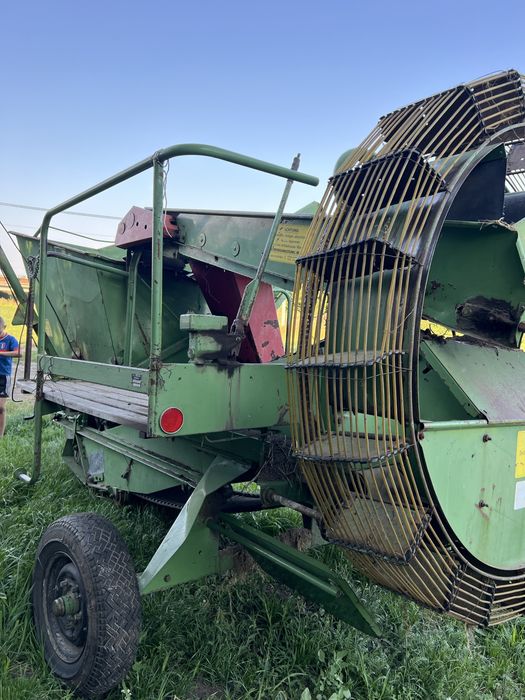 Продам комбаїн хассия