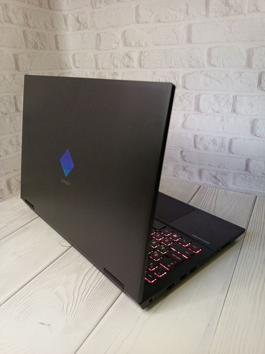 Геймерський ноутбук HP Omen Laptop 15-ek0003na I7-10750H RTX 2060