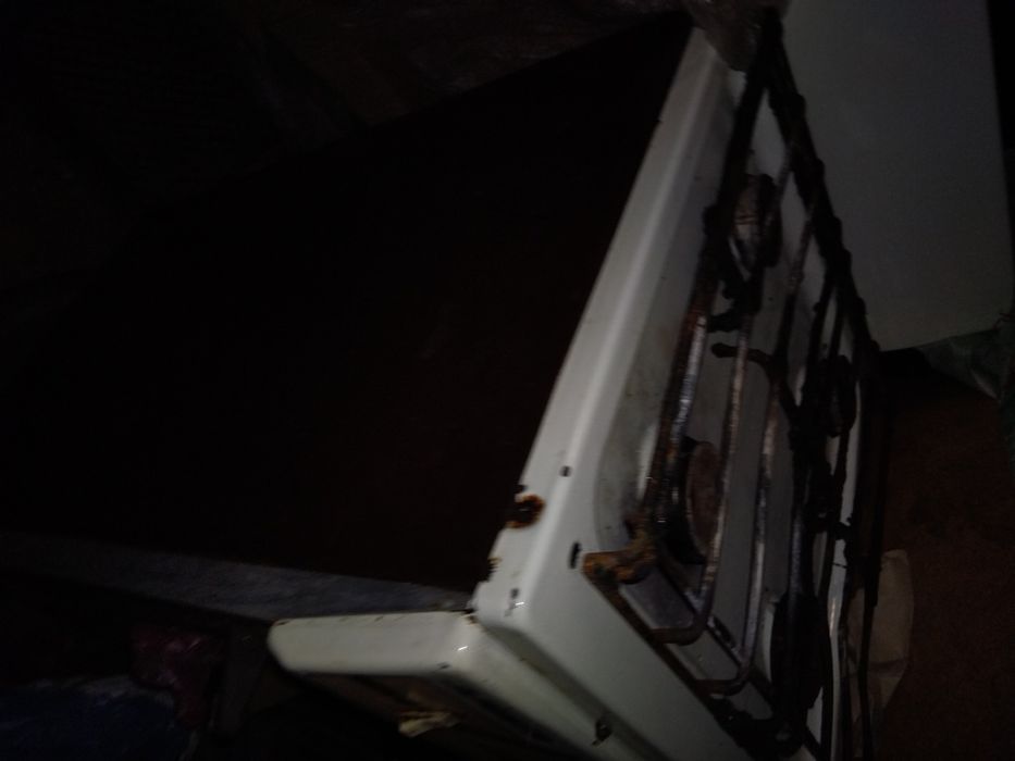 Плита газова б/у для дачі чи літню кухню.Пишіть.