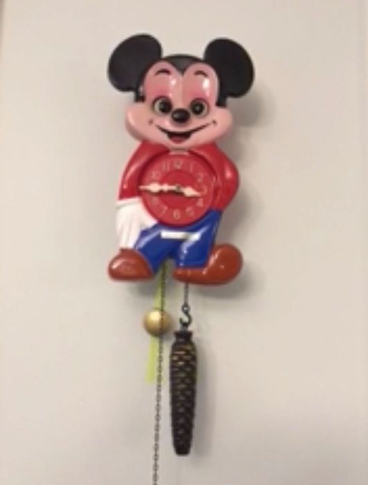Relógio mickey. Mecânico. Corda. 1960.