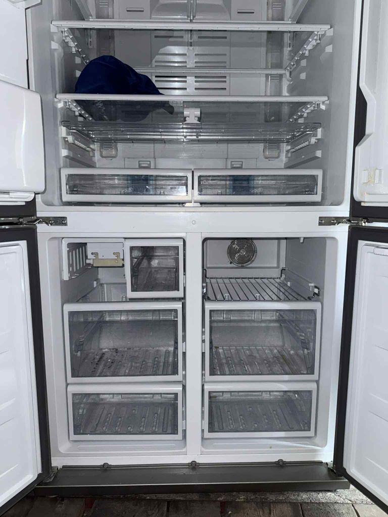Lodówka Beko srebrna