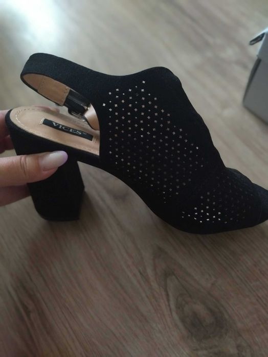 Жіночі босоніжки 36 розмір