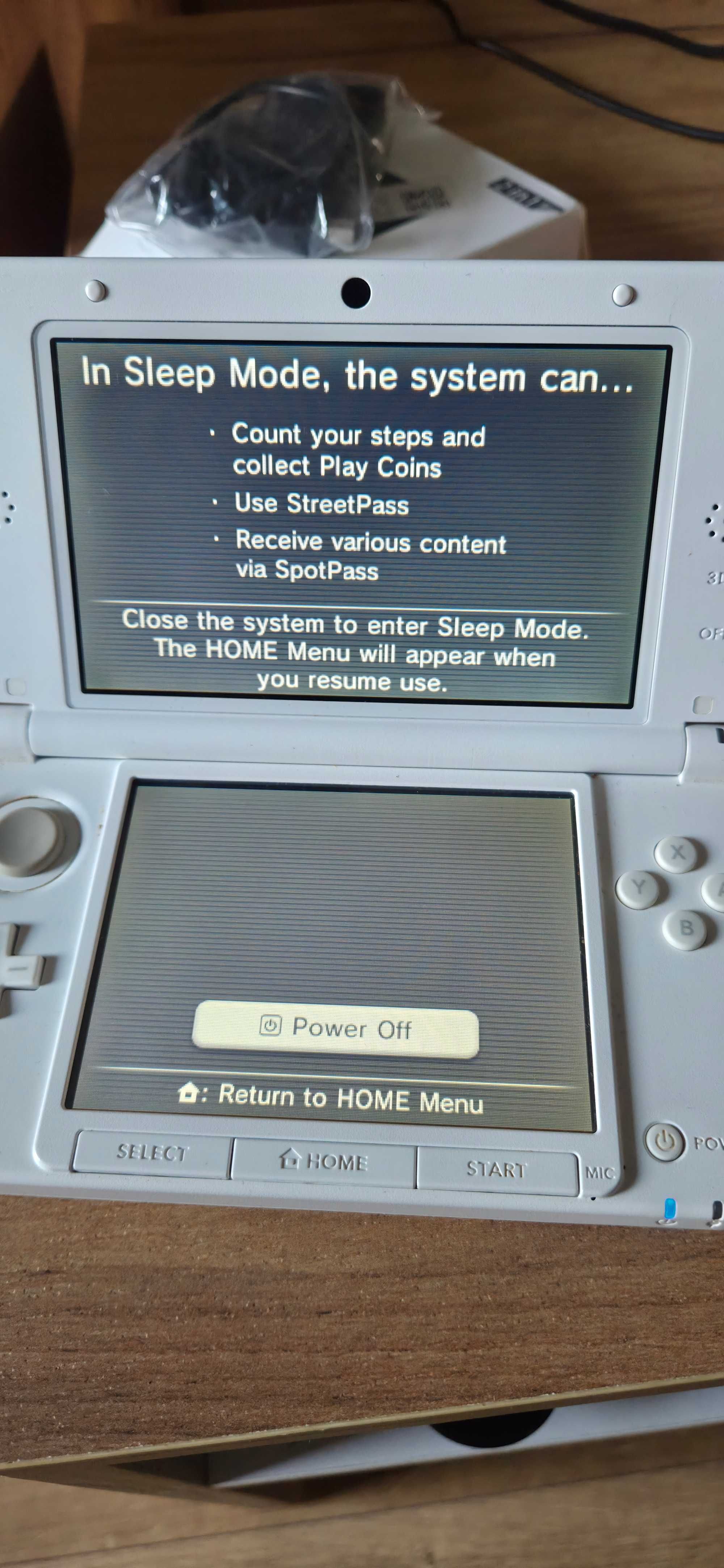 Nintendo 3DS XL CWF biały