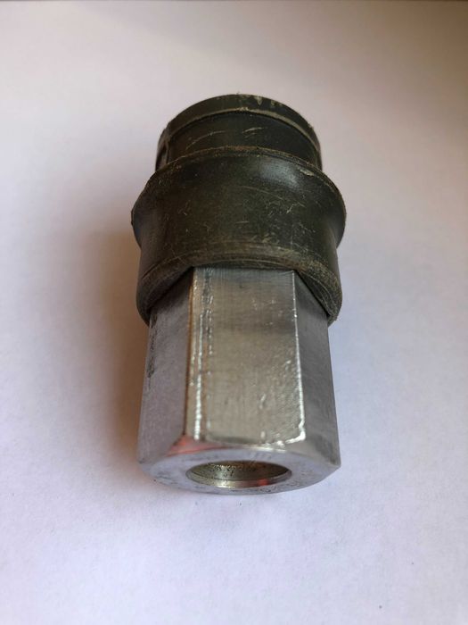 Włącznik świateł Stop Ursus max 24V 48W gwint M12x1,5 mm