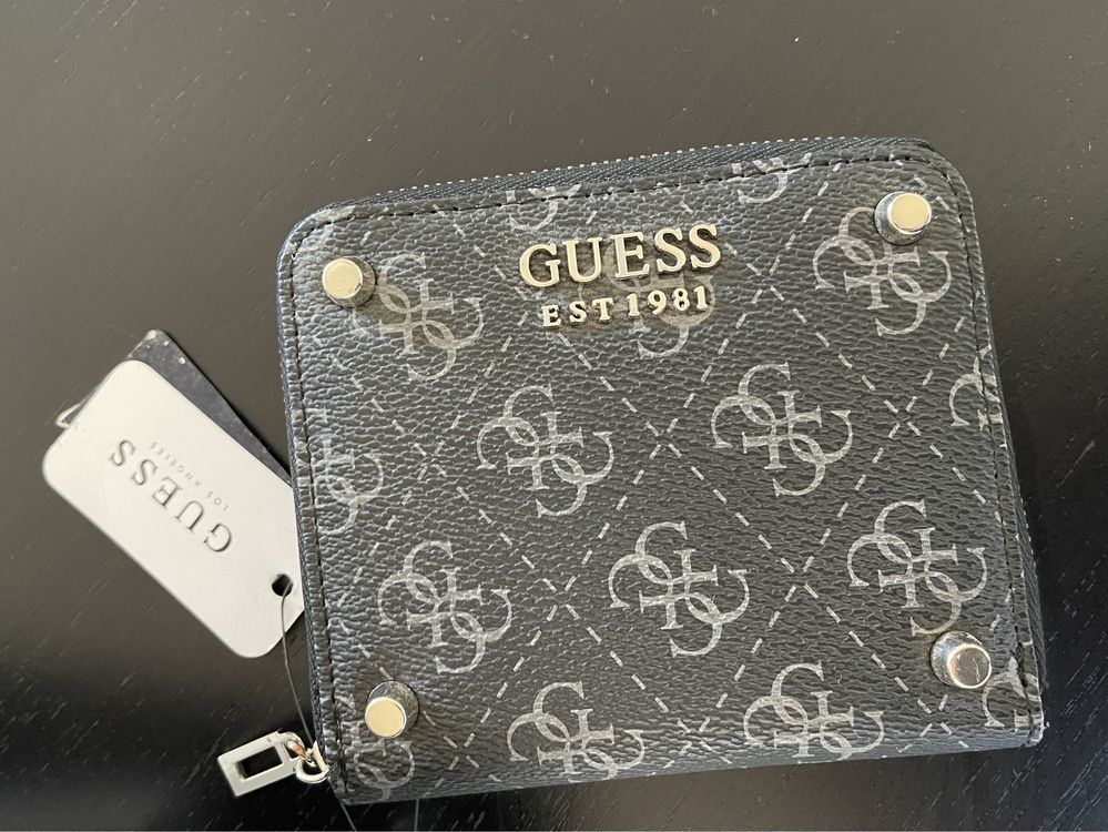 Carteiras guess monograma