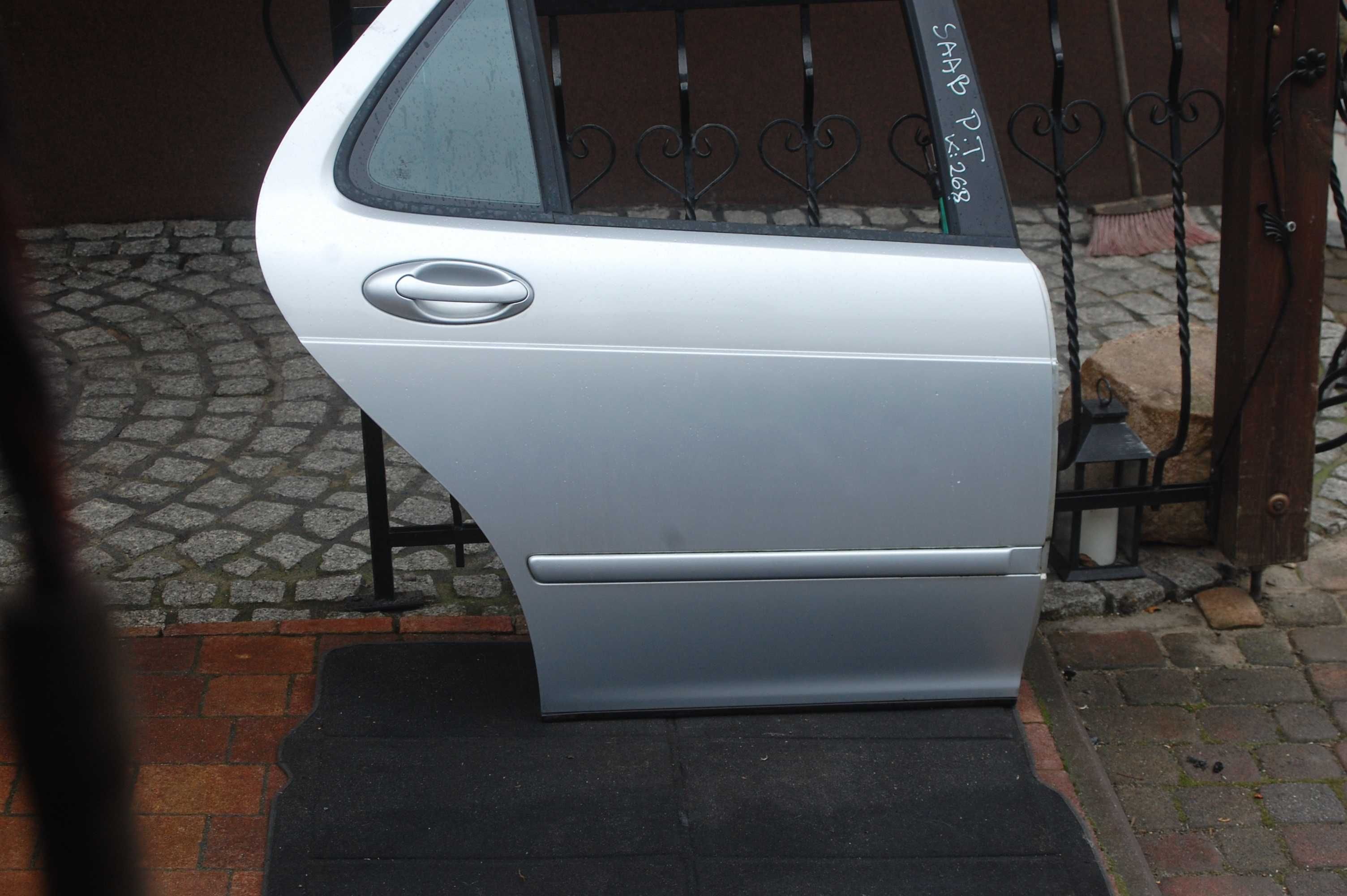 Drzwi prawy tył Saab 95 lift kombi