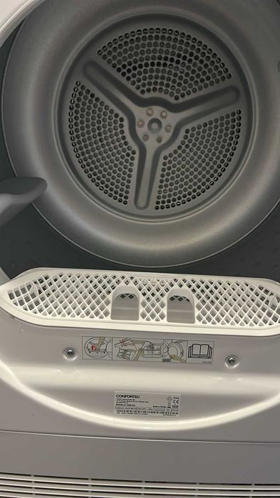 Máquina de secar roupas