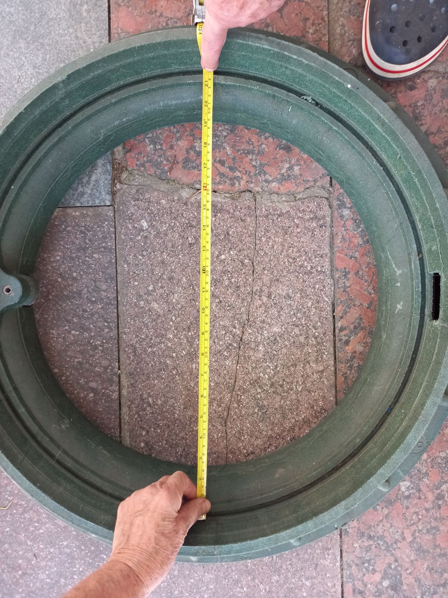 Продам обод водопроводный, люк канализационный