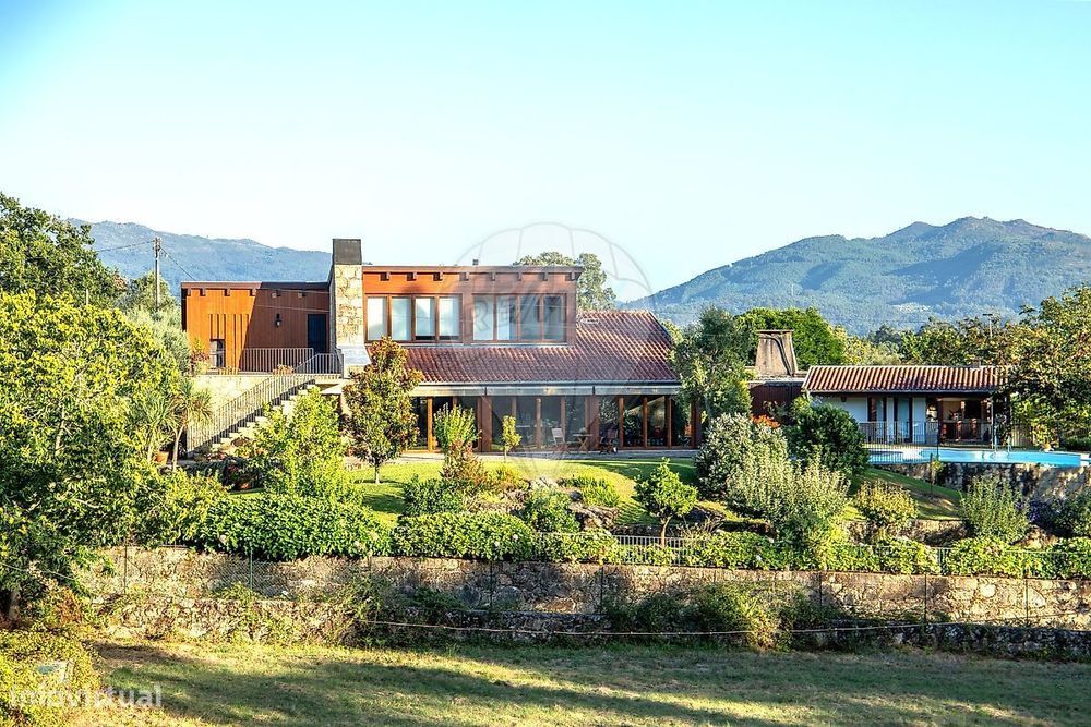 Moradia T5 para venda