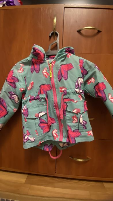 Курточка, куртка, жилетка, вітрівка на дівчинку