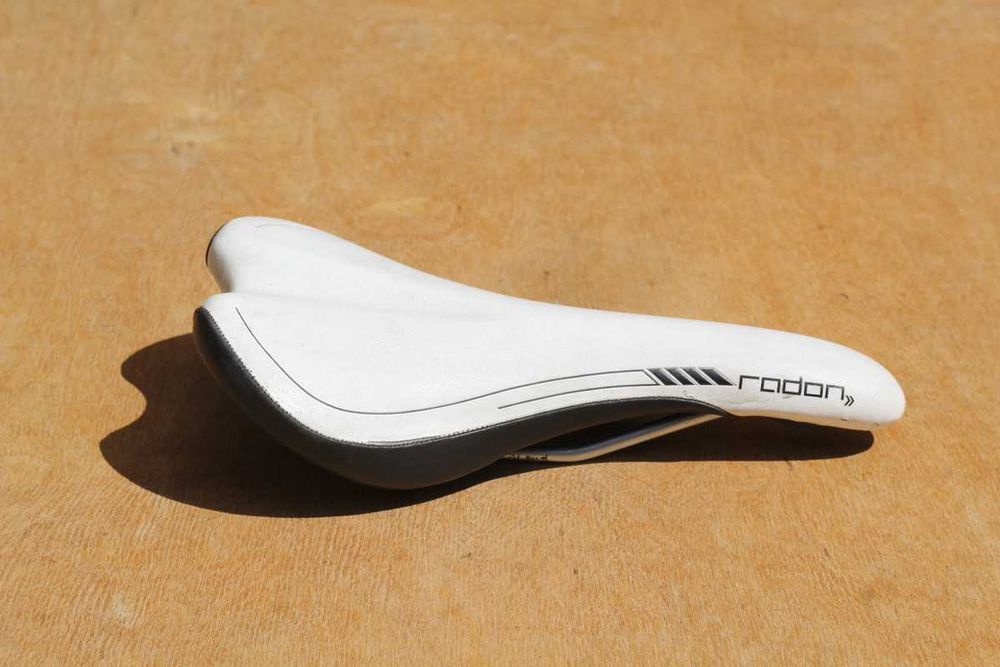 Сідло RADON (Velo), Fizik Gobi XM Wing