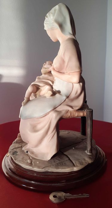 Estátua em marfinite pintada à mão, marca escorpião de ouro