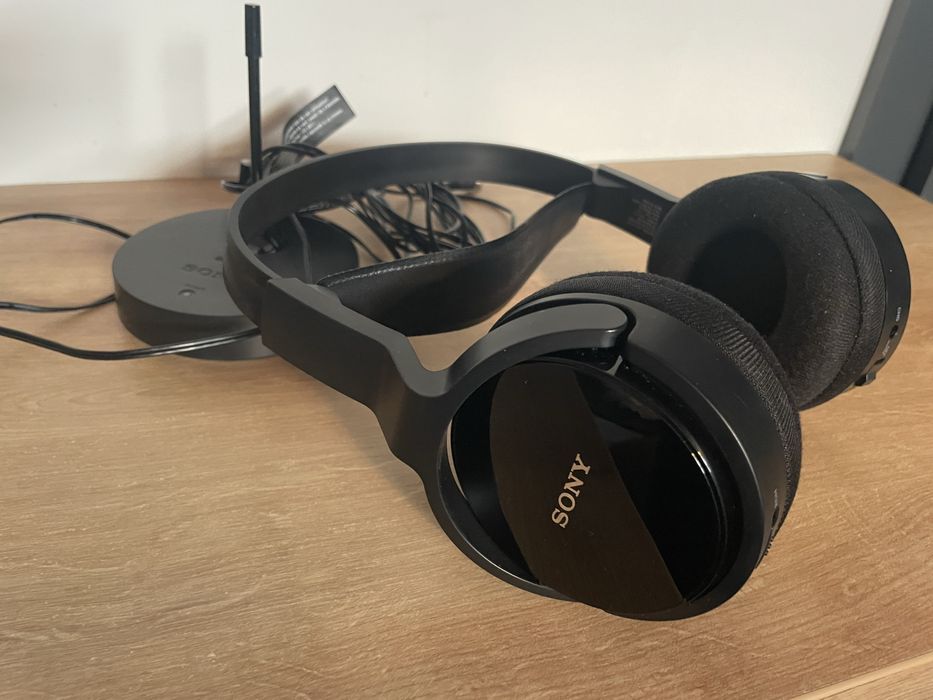 Bezprzewodowe słuchawki nauszne SONY MDR-RF811RK Stan bardzo dobry