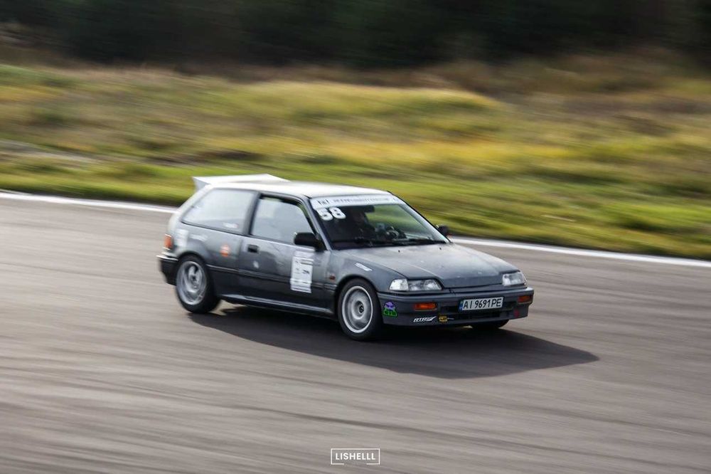 Продам машину підготовлену до змагань та трек днів