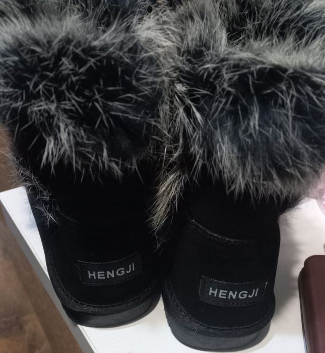 РОЗПРОДАЖ!!!Натуральний замш.Дитячі зимові черевики, чобітки, уггі. На