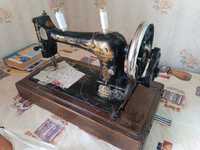 Продаю швейну машинку Singer в робочому стані (без оверлока)