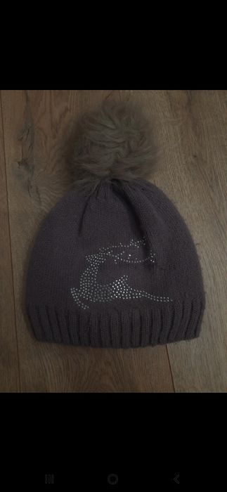 Czapka na polarze z świecącym printem