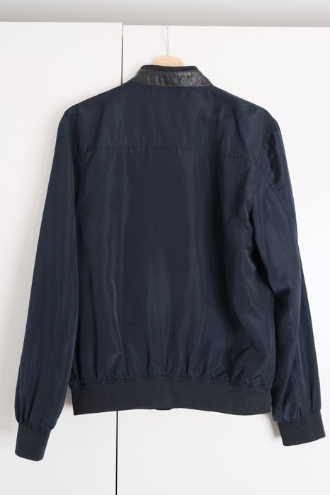 Granatowa bomberka z kołnierzykiem z ekoskóry