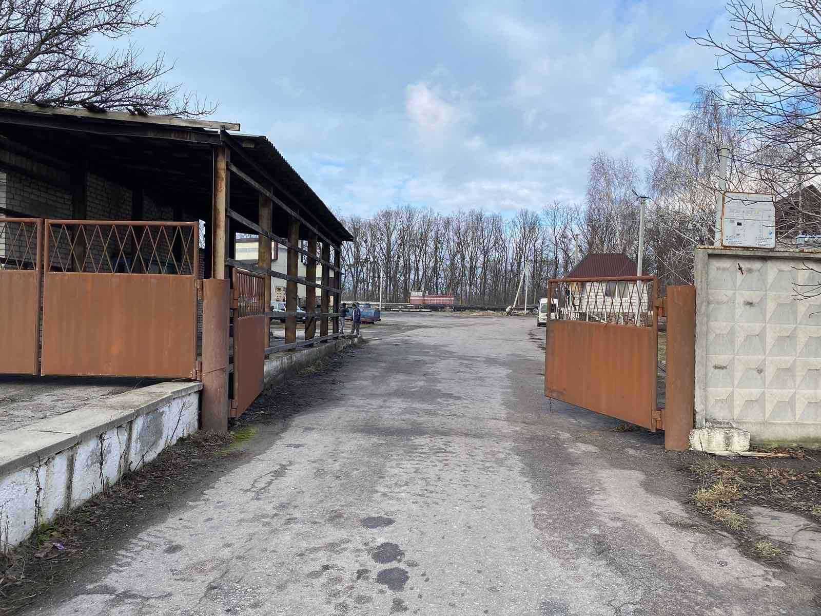 Виробнича площадка 2700м з жд гілкою