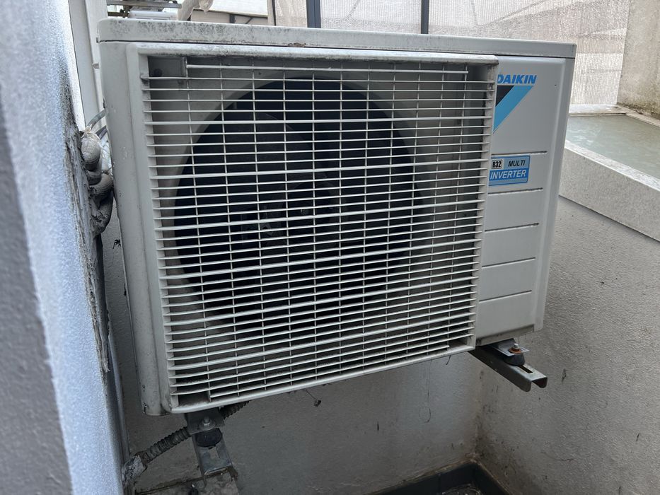 DAIKIN Ar condicionado 2x1 com wifi Daikin Sensira 2,5 kW + 3,5 kW