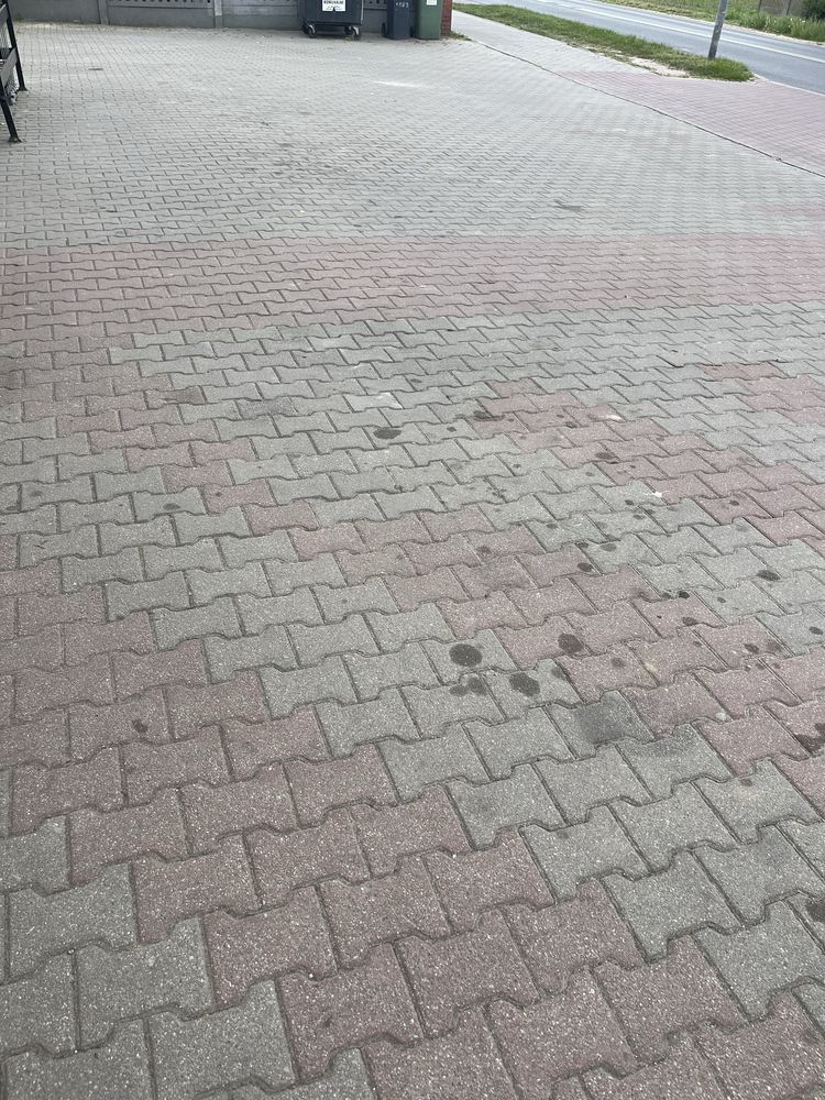 Kostka brukowa szara i czerwona