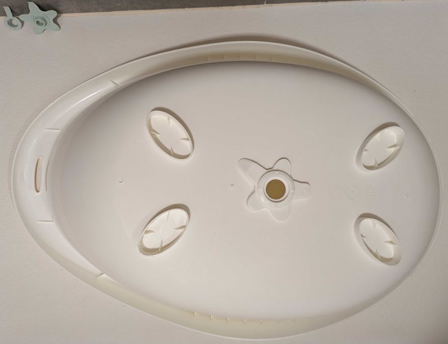 Banheira Bebeconfort com Suporte e Esvaziador – Usada em Bom Estado