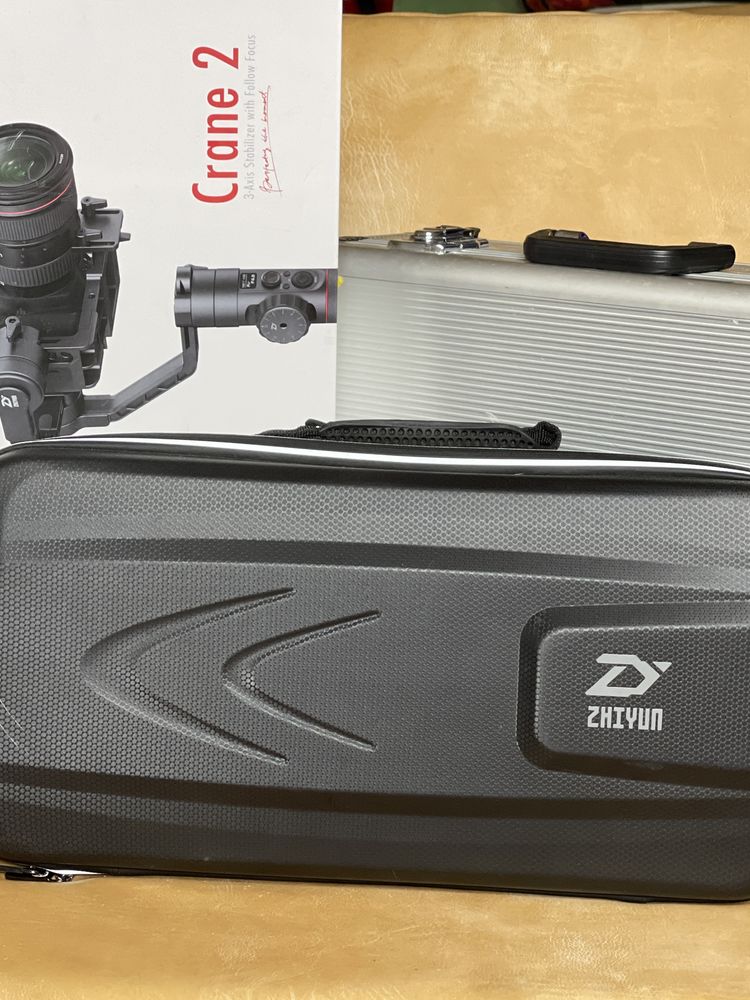 Zhiyun Crane 2 com extras