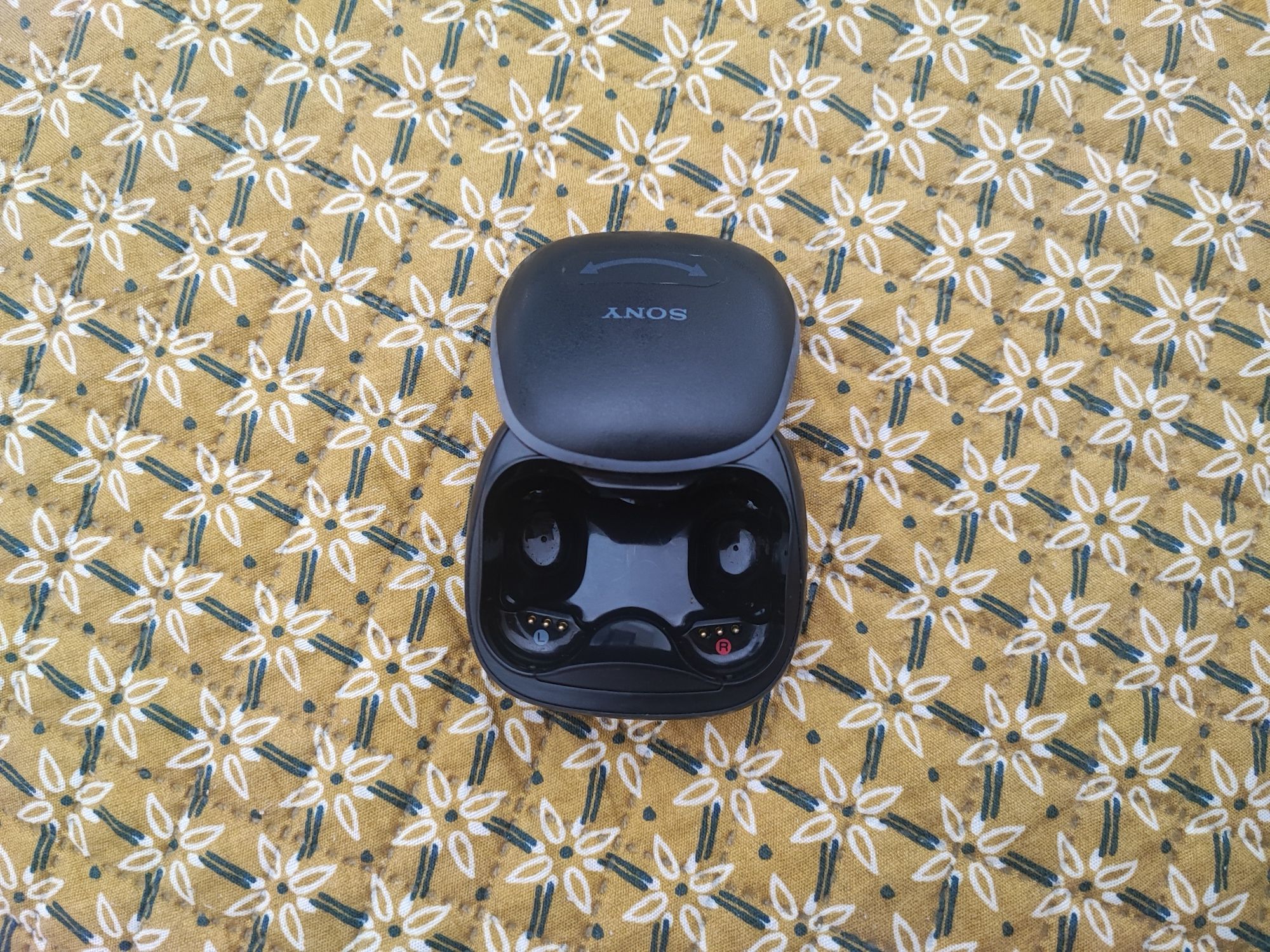Headphones Sony WF-SP700N
