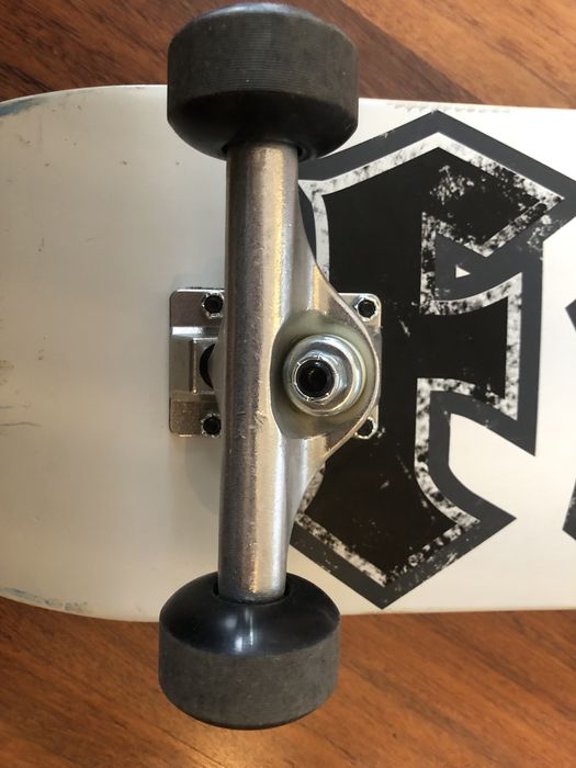 Skate Flip 7.5 HKD completo