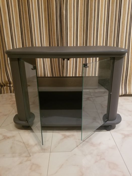 Móvel TV com base rotativa na cor cinza