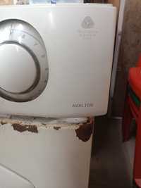 Продам стиральную машину ARISTON AVXL 109