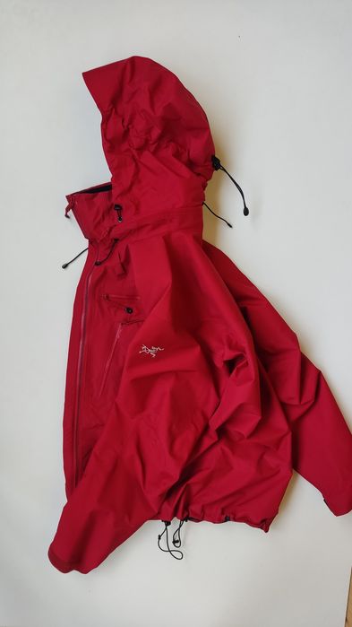 Arcteryx cmh heli-skiing recco