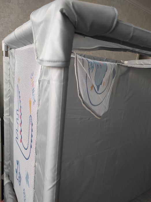 Дуже гарний манеж для дитини